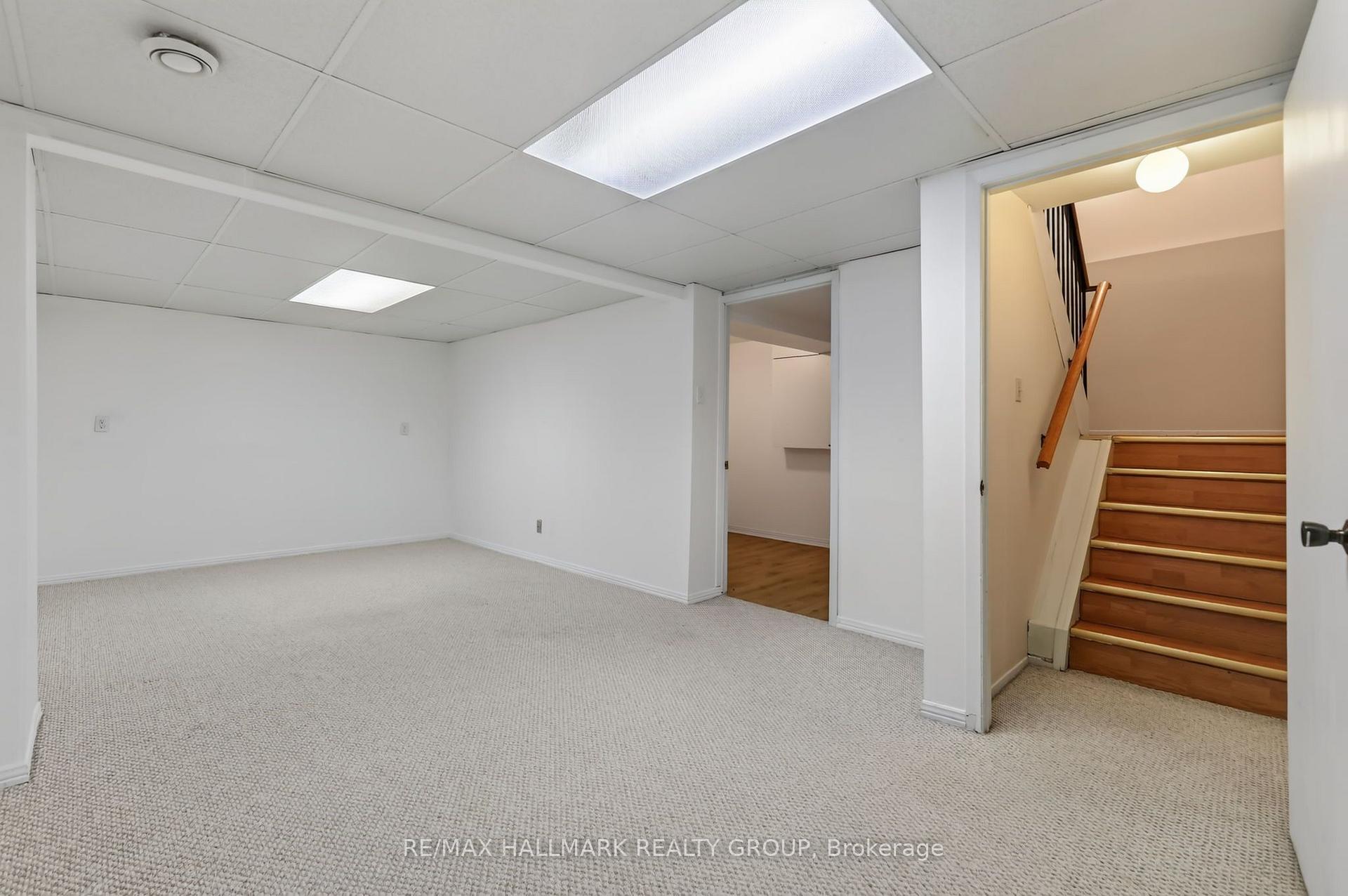 Photo 35 of 704 Malibu Terrace, Ottawa, Courtland Park — HOMEH