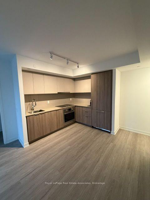 Photo 4 of Unit 1408, 15 David Salomon Drive, Toronto, Flemingdon Park — HOMEH