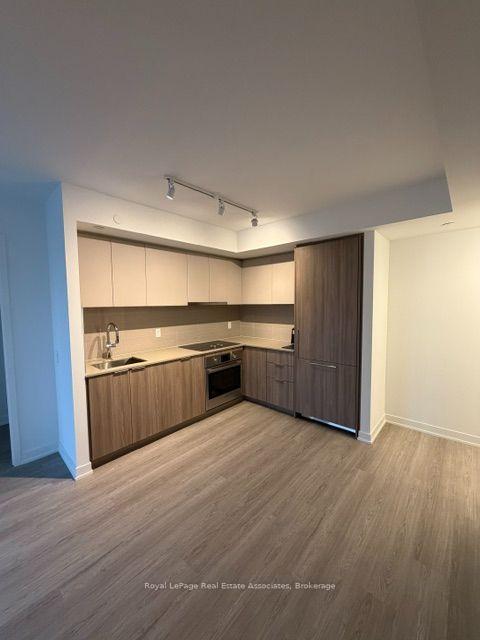 Photo 5 of Unit 1408, 15 David Salomon Drive, Toronto, Flemingdon Park — HOMEH