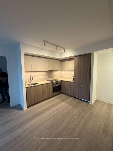 Photo 6 of Unit 1408, 15 David Salomon Drive, Toronto, Flemingdon Park — HOMEH