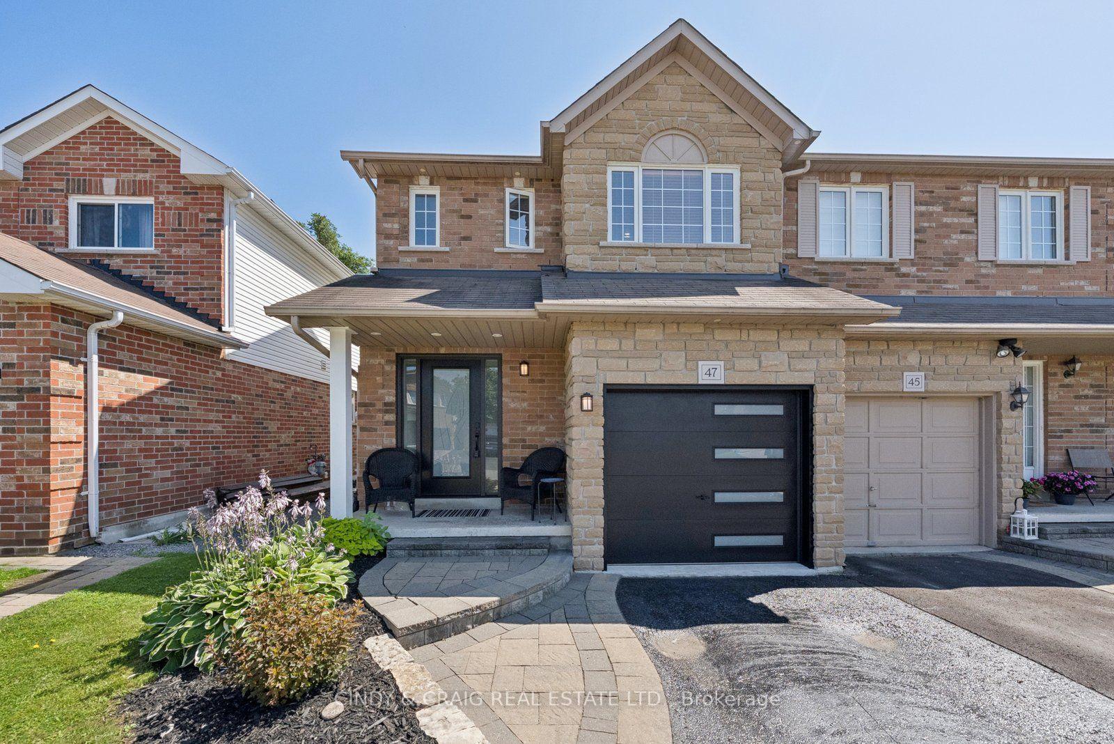 Photo 2 of 47 Wade Square, Clarington, Courtice — HOMEH