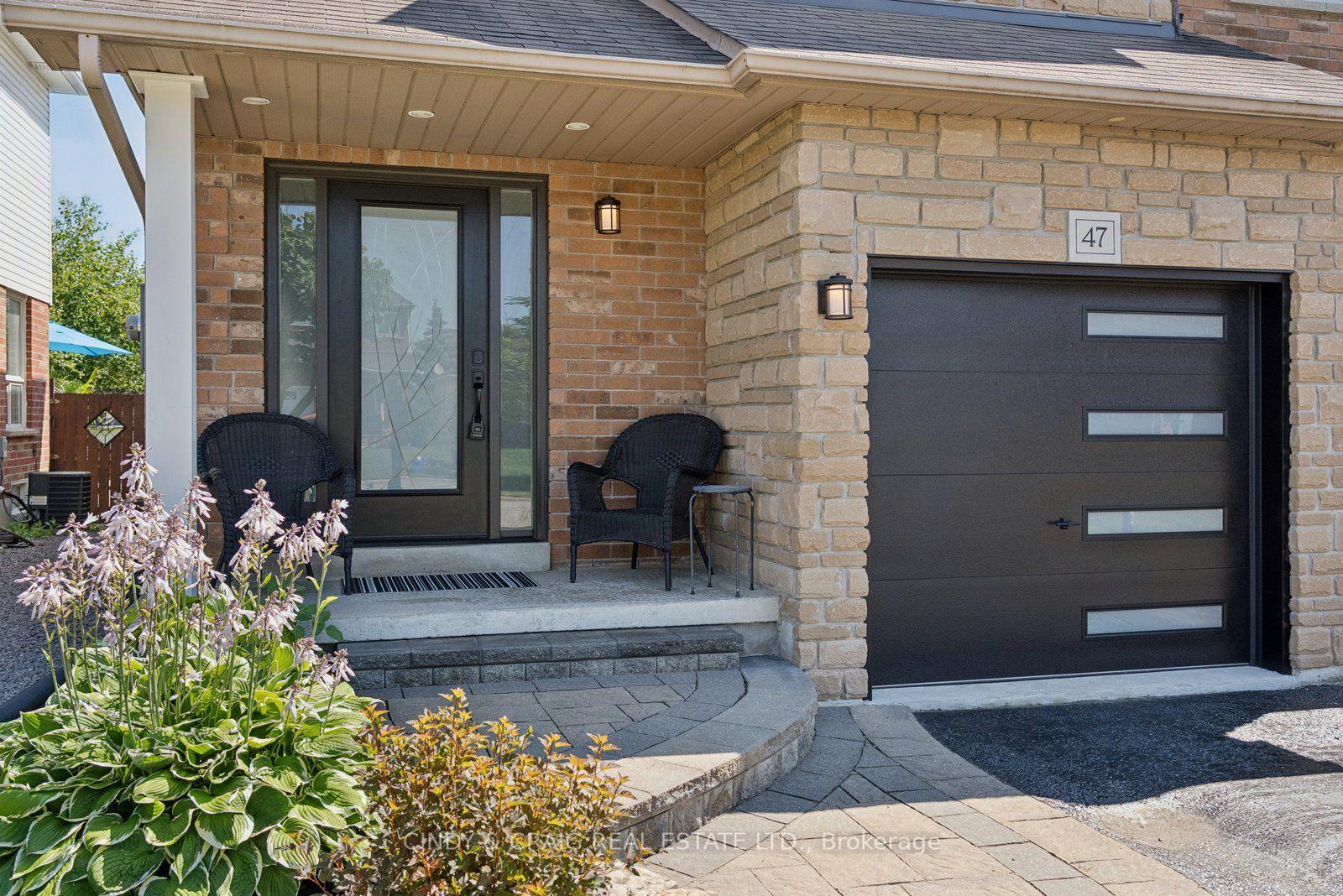 Photo 3 of 47 Wade Square, Clarington, Courtice — HOMEH