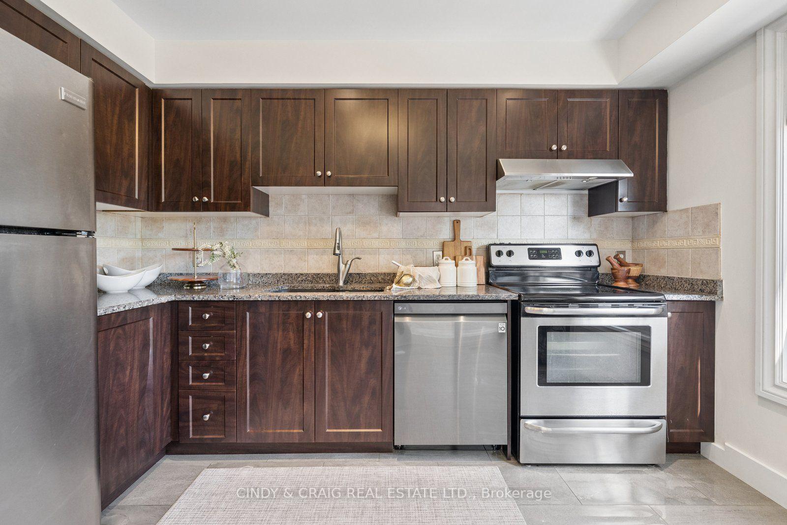 Photo 18 of 47 Wade Square, Clarington, Courtice — HOMEH