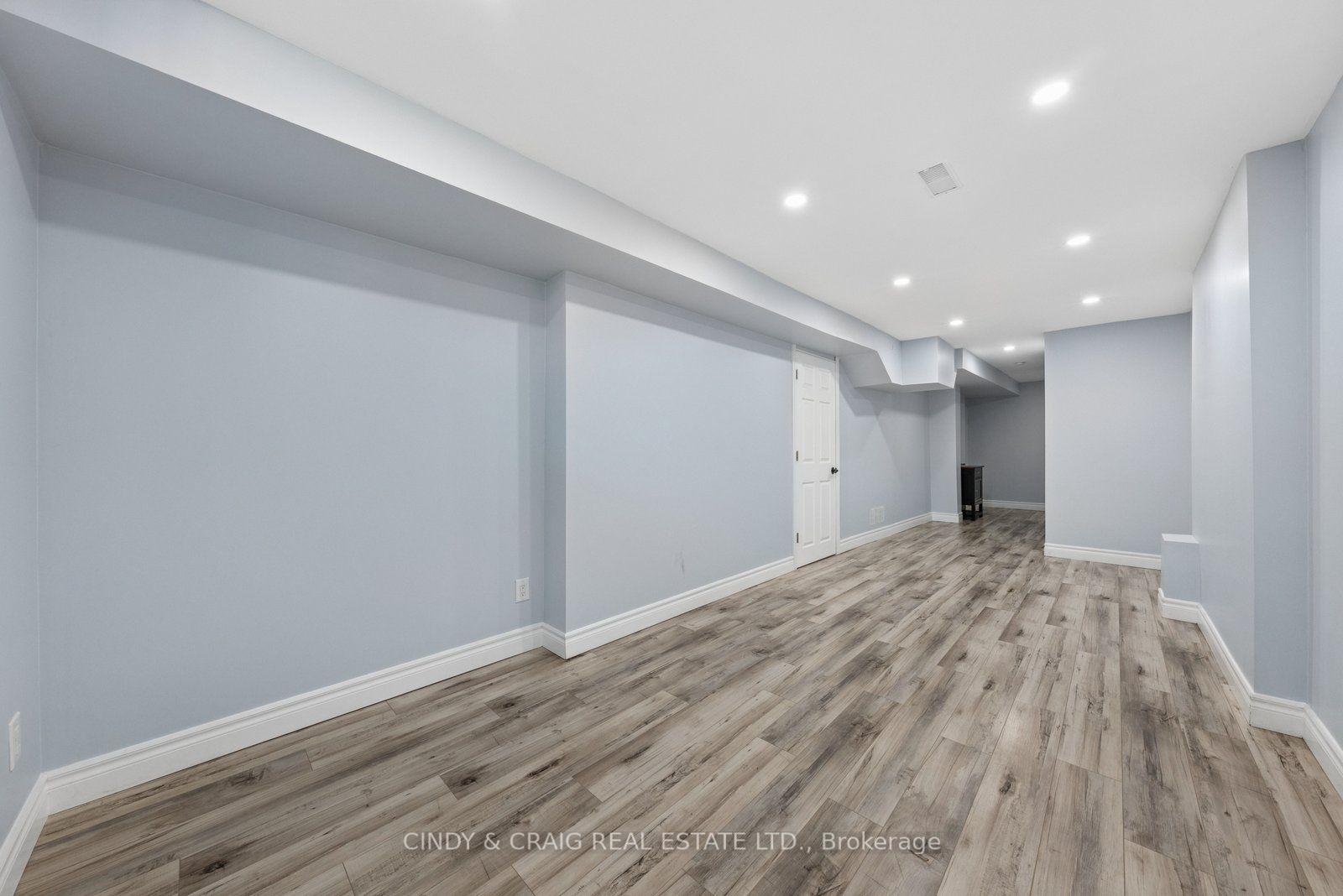 Photo 33 of 47 Wade Square, Clarington, Courtice — HOMEH