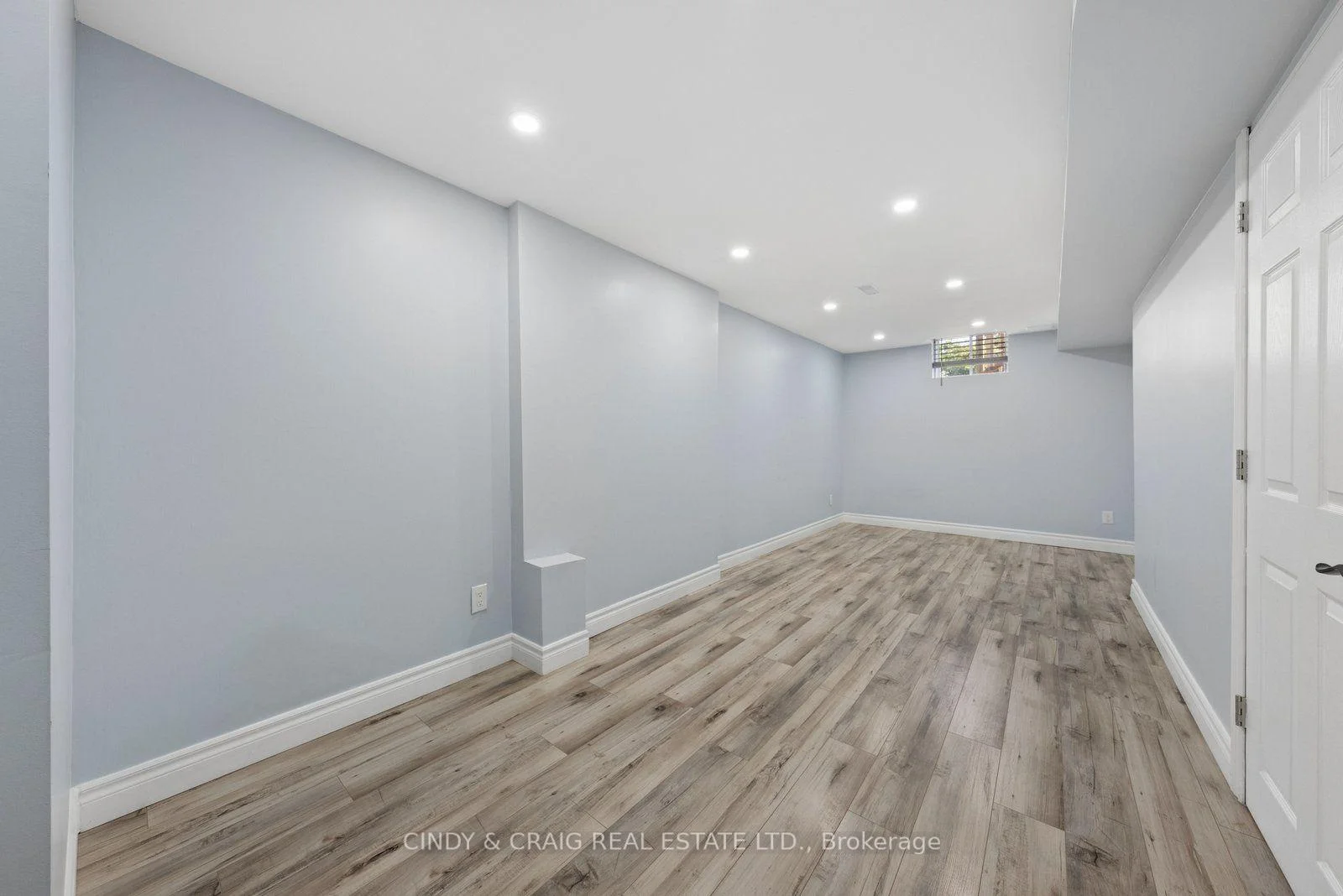 Photo 27 of 47 Wade Square, Clarington, Courtice — HOMEH