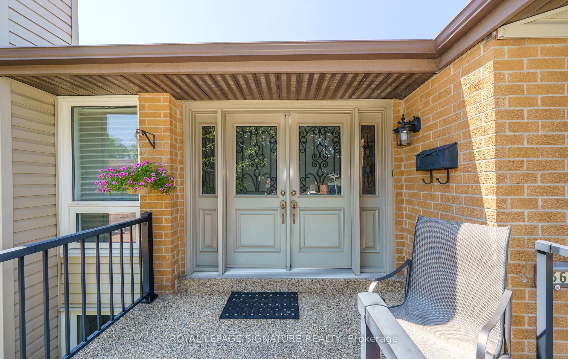 Photo 2 of 36 Chiefswood Square, Scarborough, Steeles — HOMEH