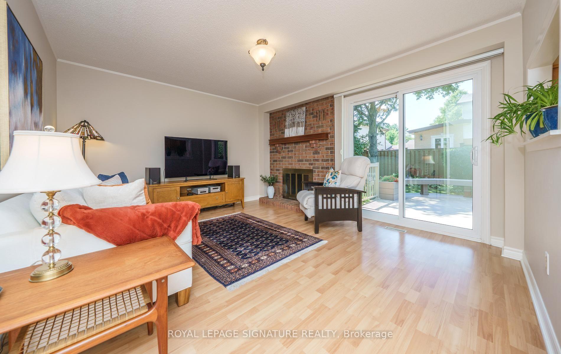 Photo 8 of 36 Chiefswood Square, Scarborough, Steeles — HOMEH