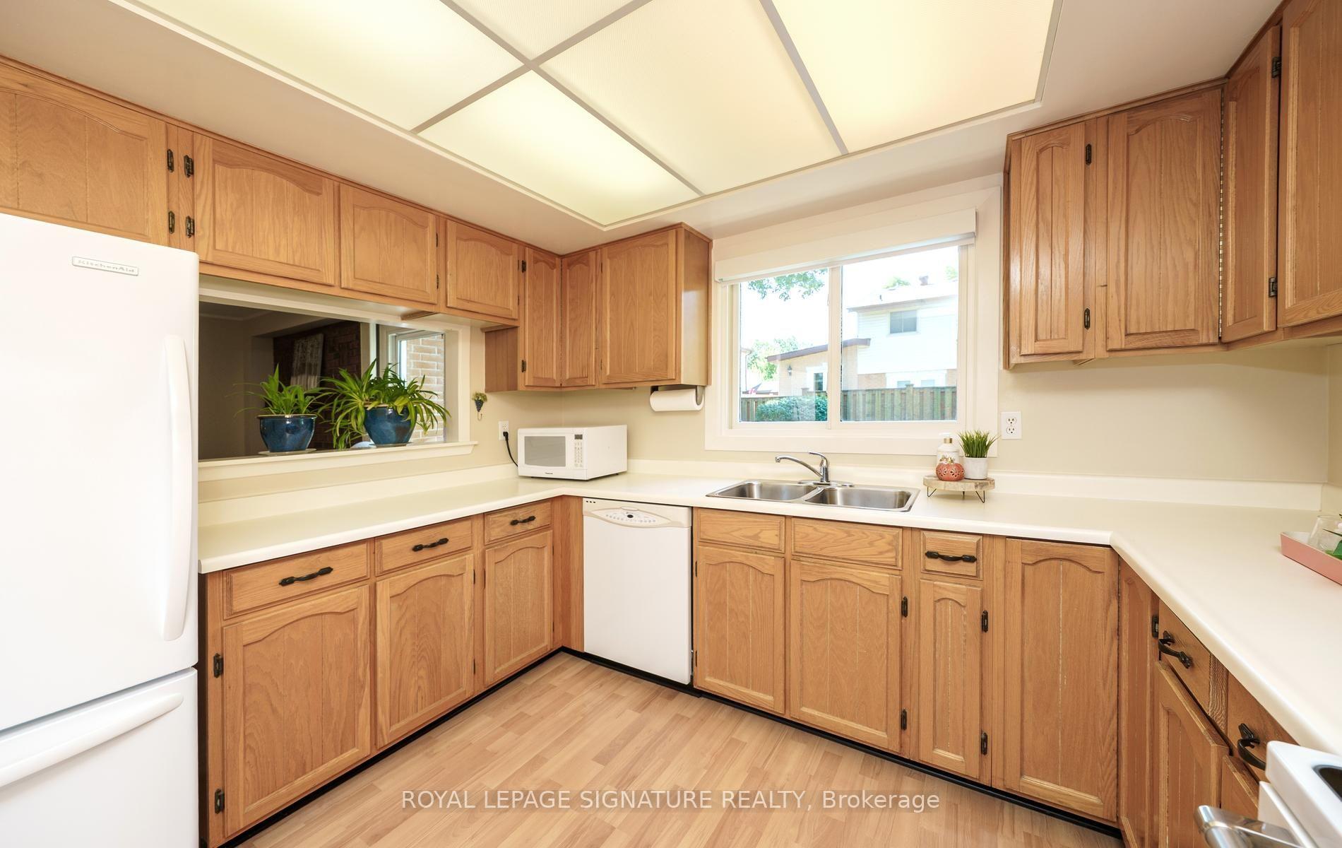 Photo 14 of 36 Chiefswood Square, Scarborough, Steeles — HOMEH