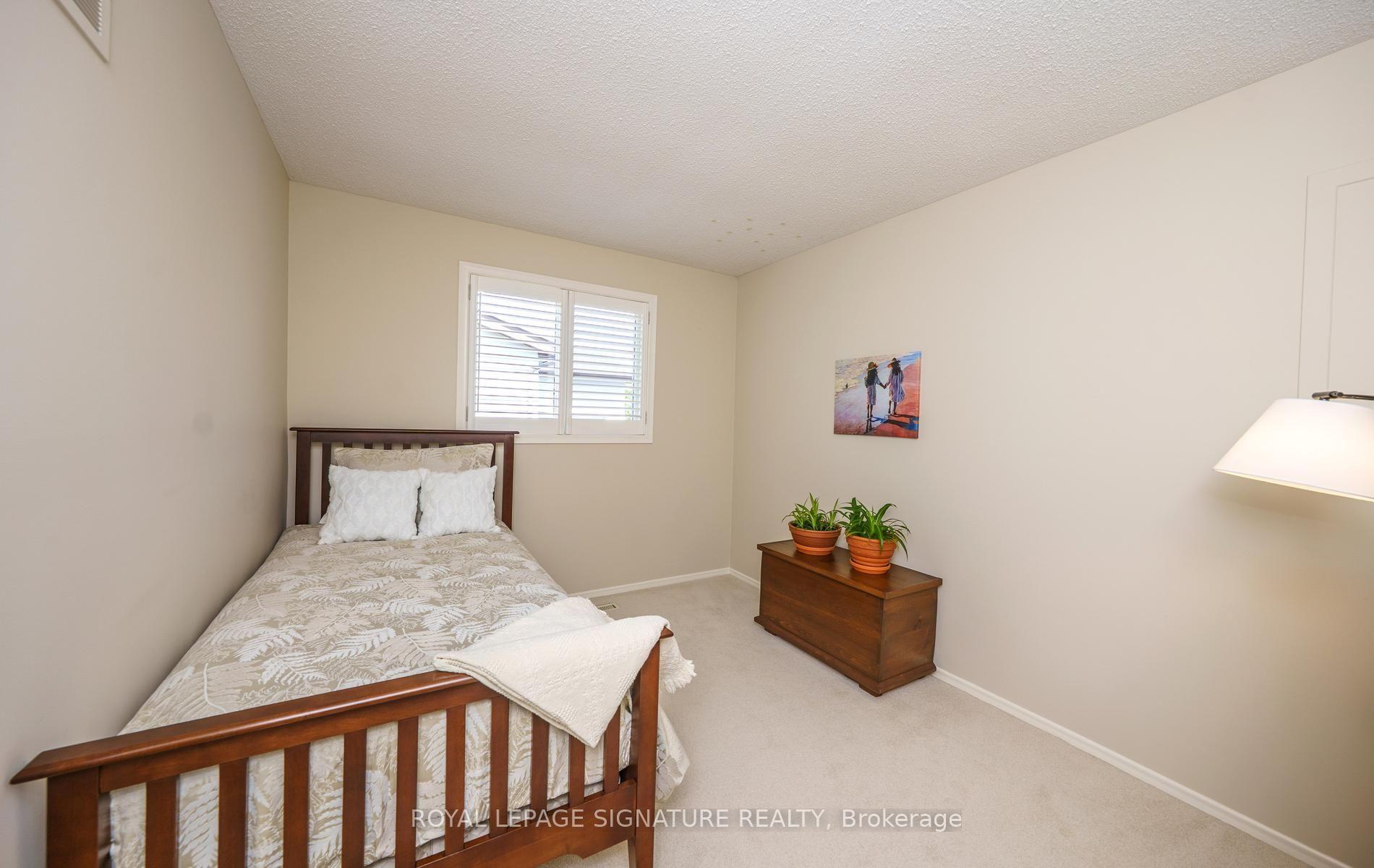 Photo 24 of 36 Chiefswood Square, Scarborough, Steeles — HOMEH