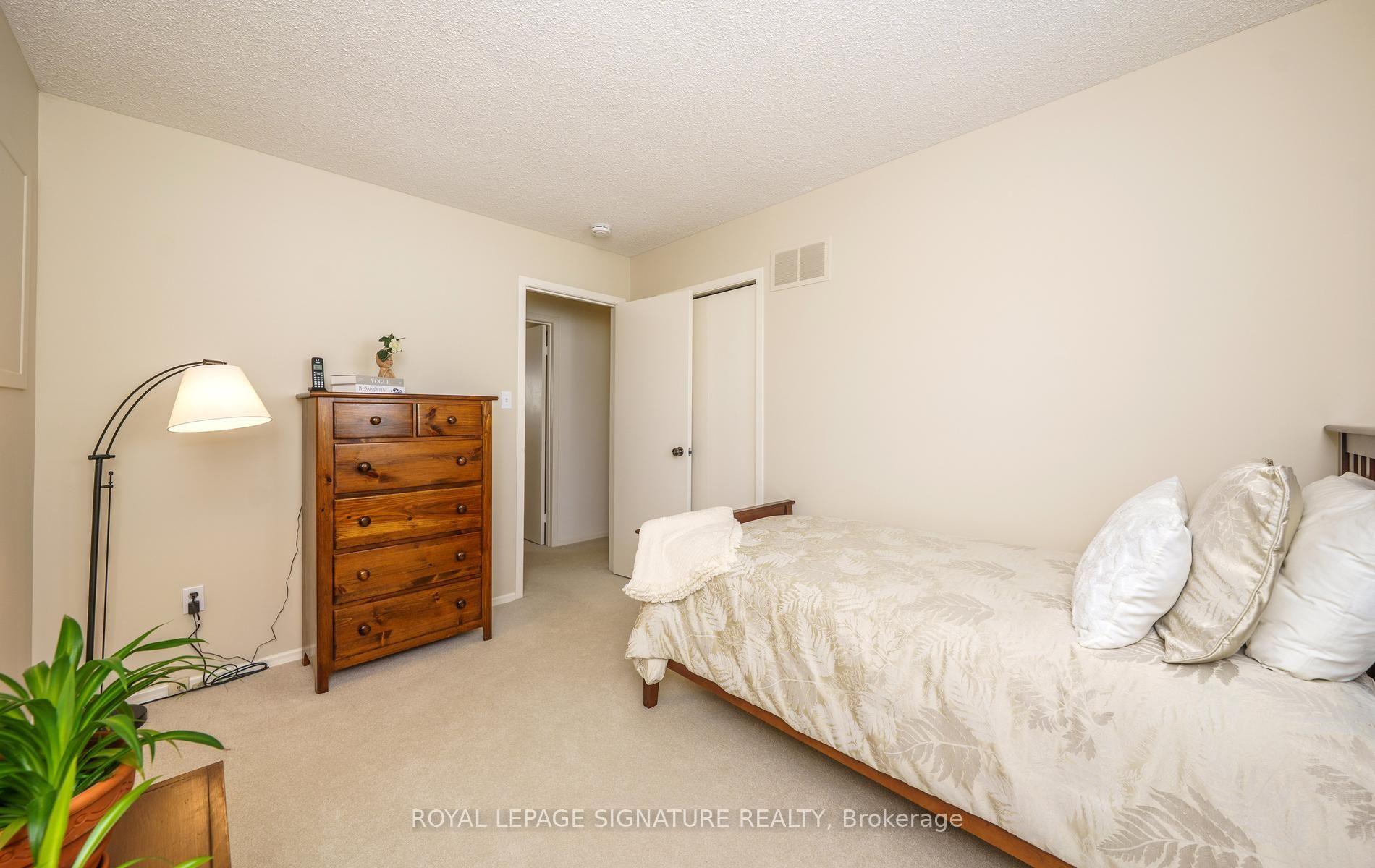 Photo 25 of 36 Chiefswood Square, Scarborough, Steeles — HOMEH