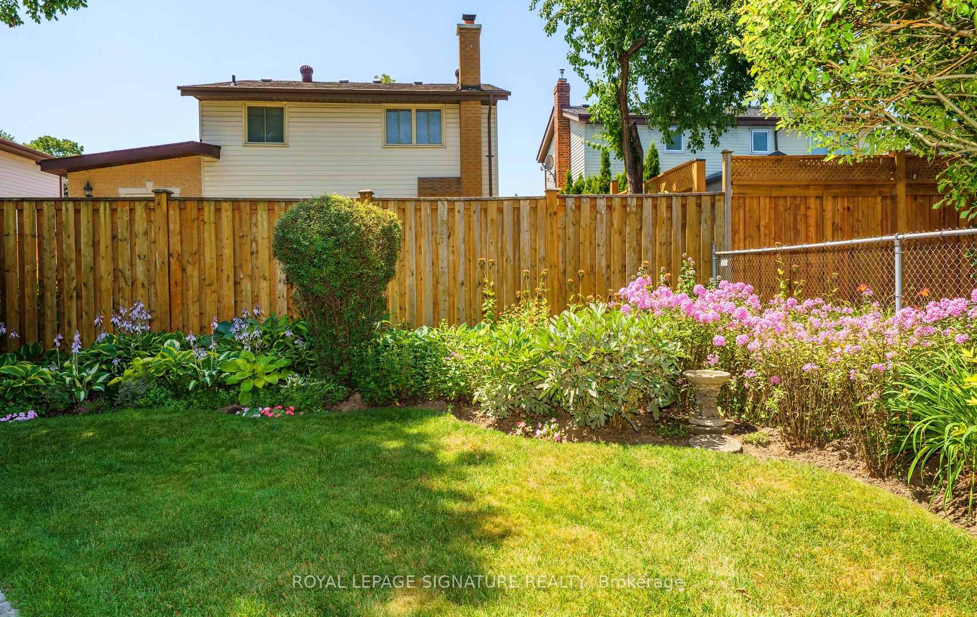 Photo 37 of 36 Chiefswood Square, Scarborough, Steeles — HOMEH