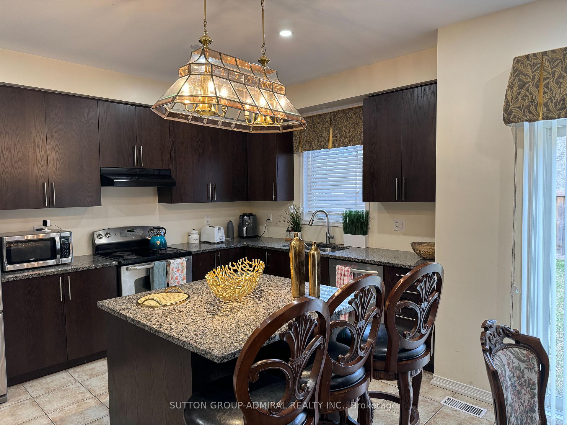 Photo 23 of 129 Whitwell Way, Hamilton, Binbrook — HOMEH
