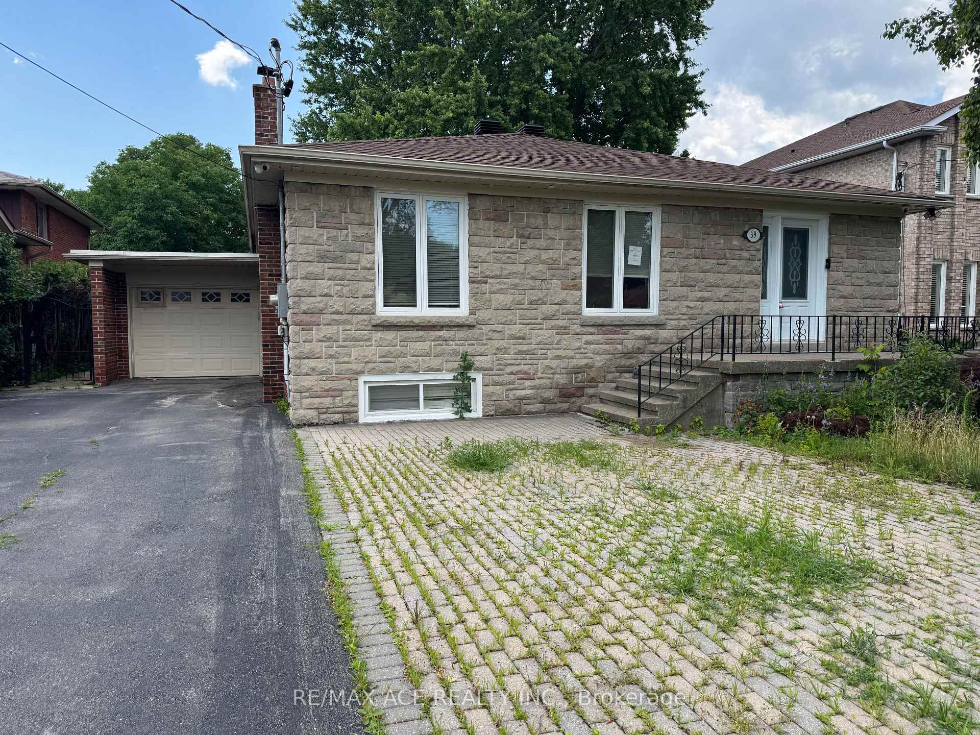 Photo 1 of 39 Oak Avenue, Richmond Hill, South Richvale — HOMEH