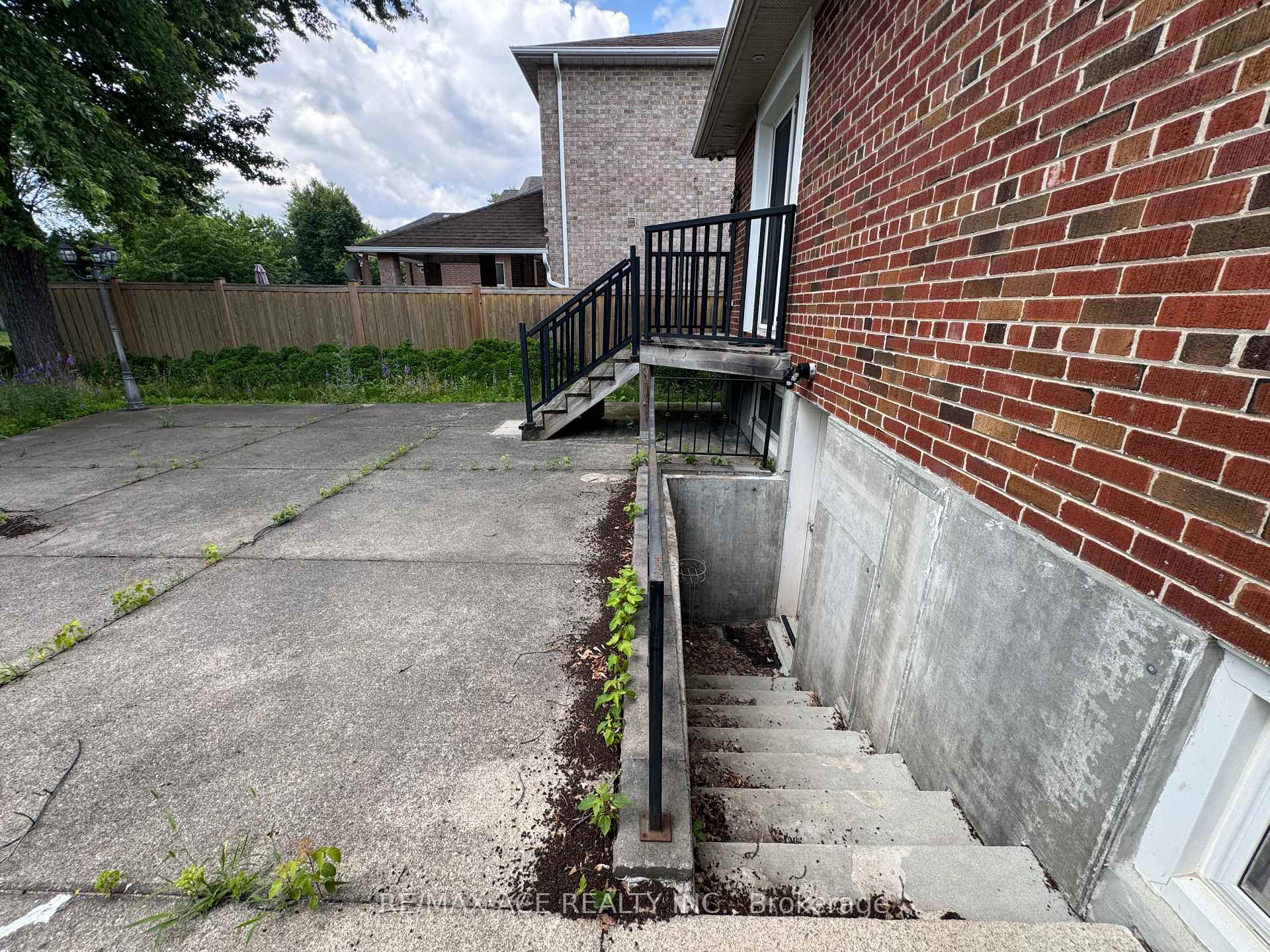 Photo 8 of 39 Oak Avenue, Richmond Hill, South Richvale — HOMEH