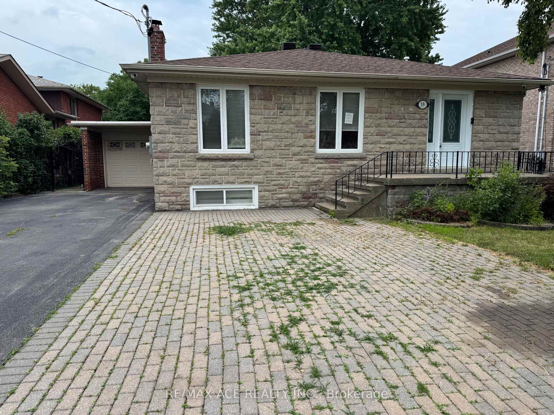 Photo 5 of 39 Oak Avenue, Richmond Hill, South Richvale — HOMEH