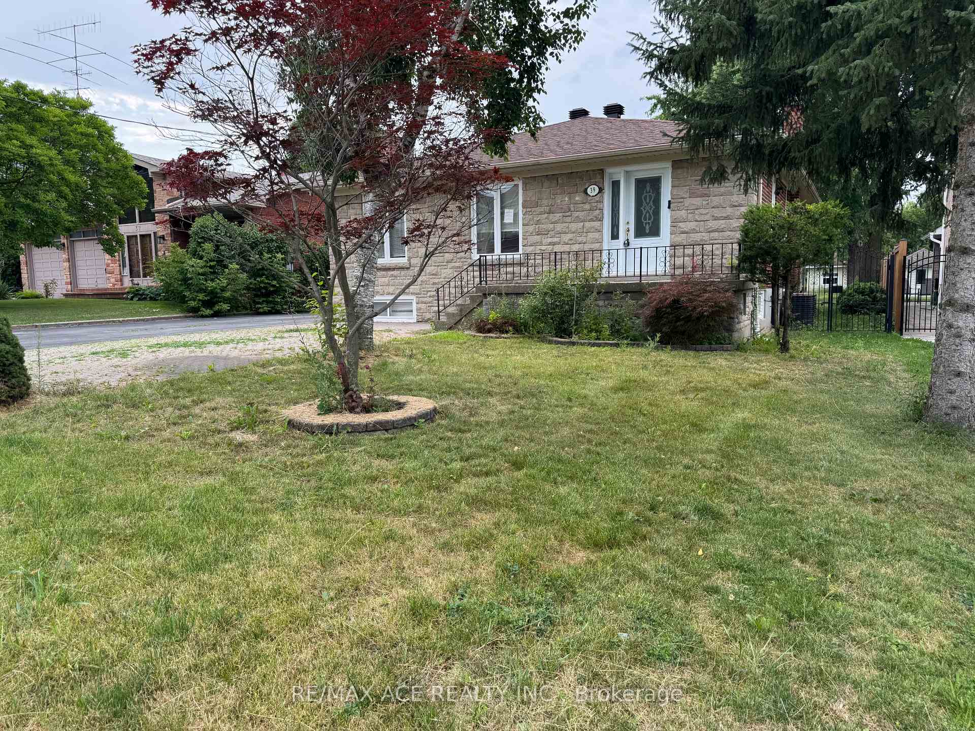 Photo 7 of 39 Oak Avenue, Richmond Hill, South Richvale — HOMEH