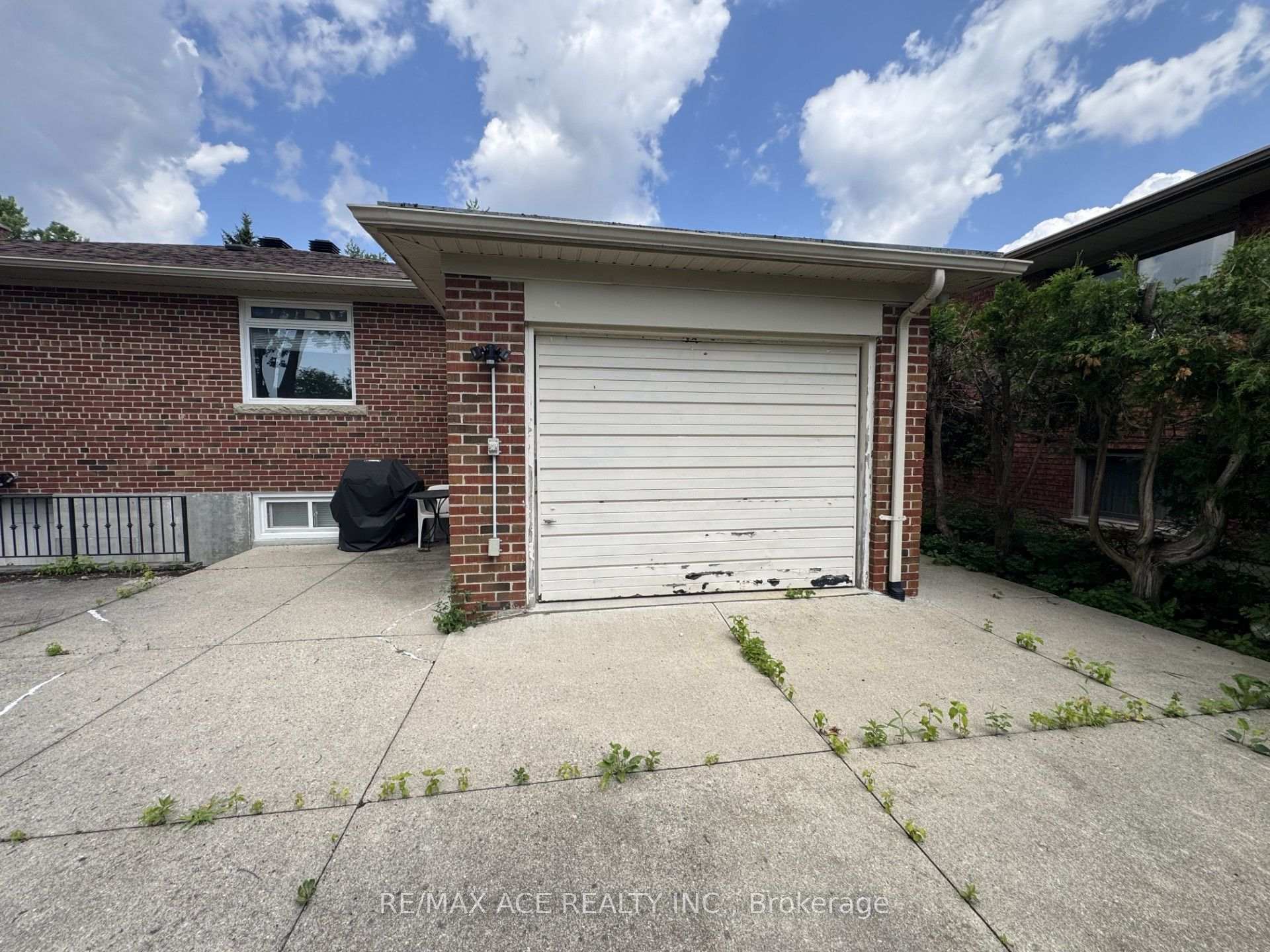 Photo 10 of 39 Oak Avenue, Richmond Hill, South Richvale — HOMEH