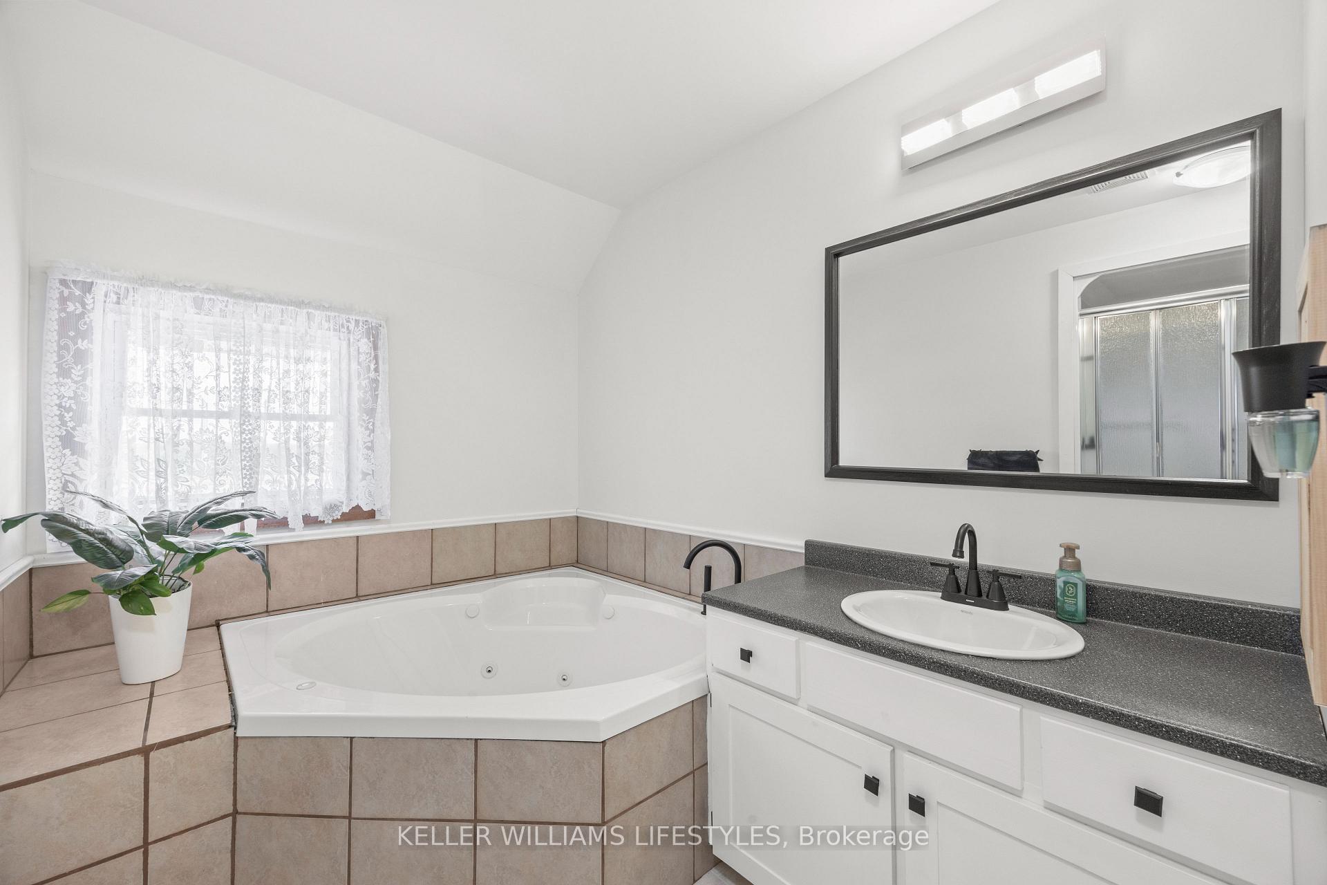 Photo 32 of 3229 McGillivray Drive, North Middlesex, Rural North Middlesex — HOMEH
