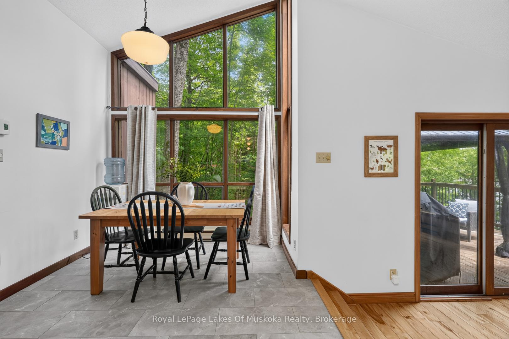 Photo 15 of 1008 Seven Dwarfs Crescent, Bracebridge, Oakley — HOMEH