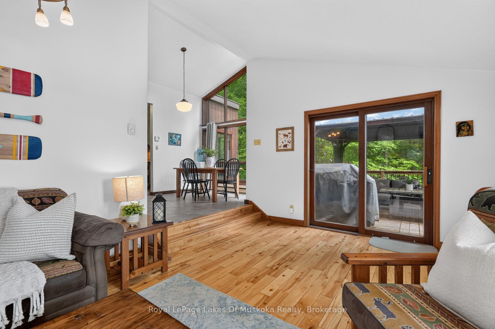 Photo 16 of 1008 Seven Dwarfs Crescent, Bracebridge, Oakley — HOMEH