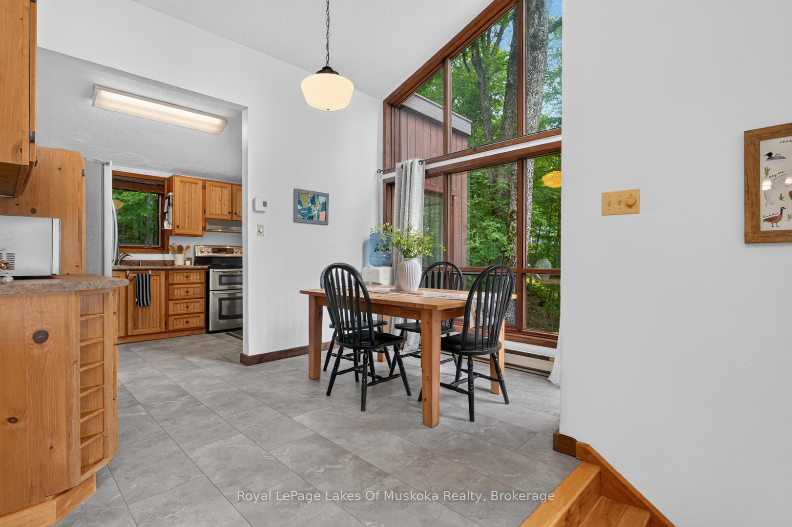 Photo 17 of 1008 Seven Dwarfs Crescent, Bracebridge, Oakley — HOMEH