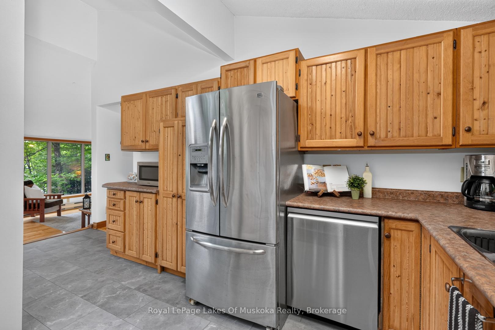 Photo 21 of 1008 Seven Dwarfs Crescent, Bracebridge, Oakley — HOMEH