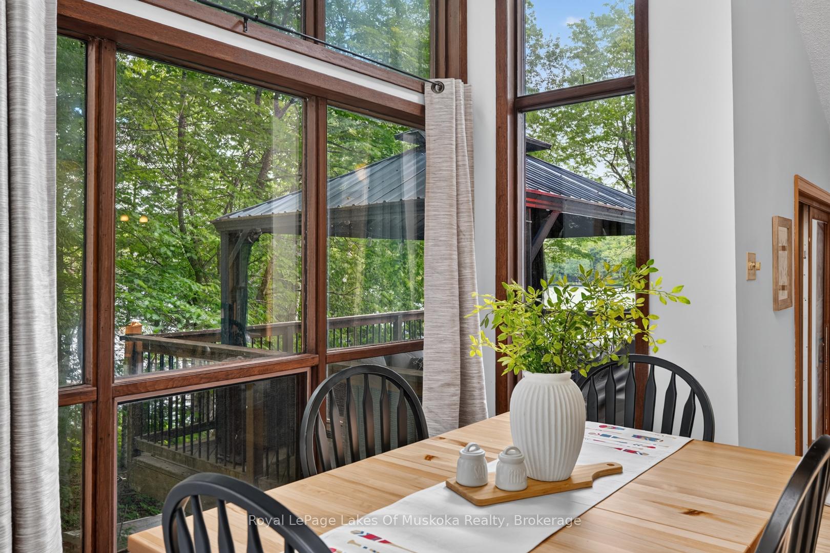 Photo 22 of 1008 Seven Dwarfs Crescent, Bracebridge, Oakley — HOMEH