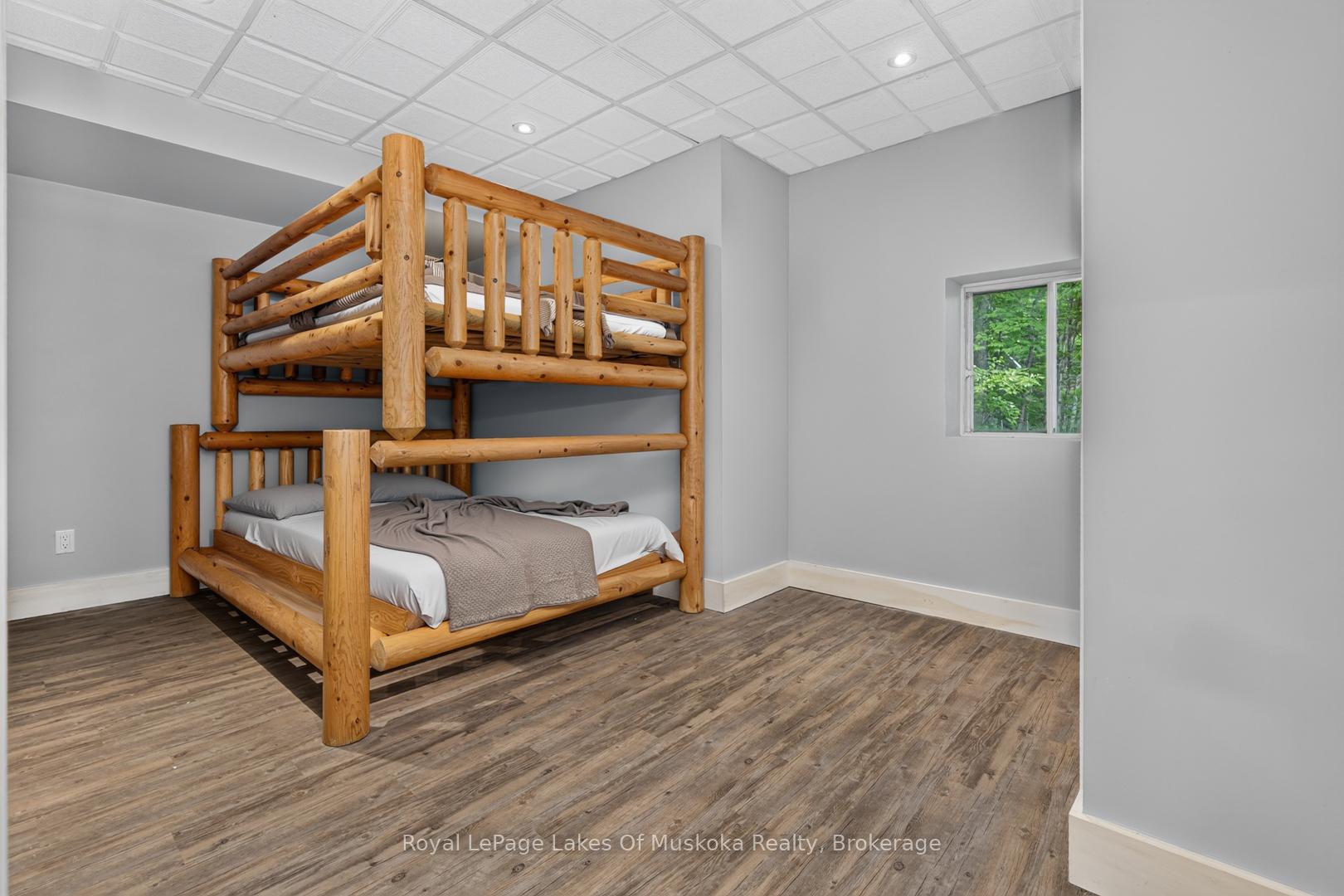 Photo 34 of 1008 Seven Dwarfs Crescent, Bracebridge, Oakley — HOMEH