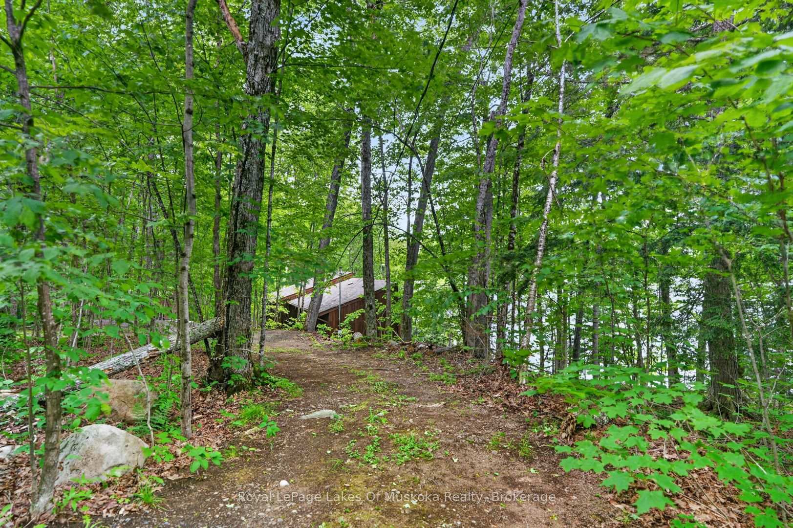 Photo 40 of 1008 Seven Dwarfs Crescent, Bracebridge, Oakley — HOMEH