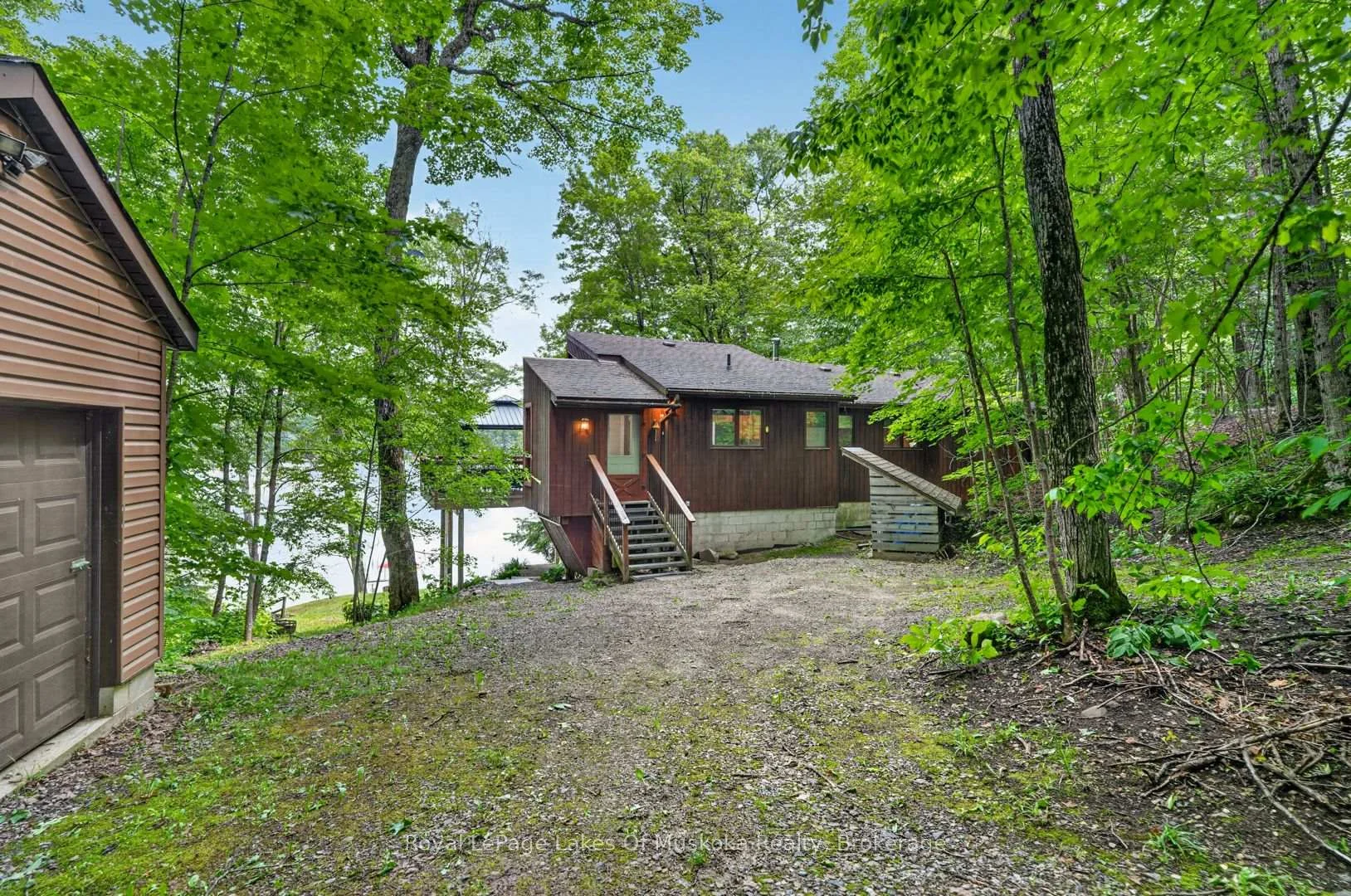 Photo 4 of 1008 Seven Dwarfs Crescent, Bracebridge, Oakley — HOMEH