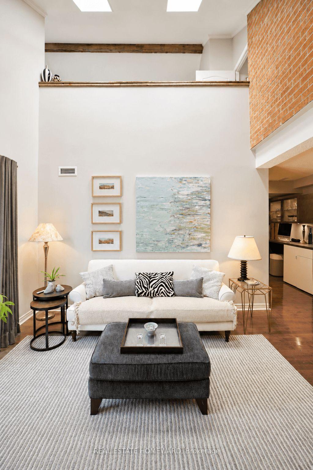 Photo 9 of Unit 304, 1941 Queen Street E, Toronto, The Beaches — HOMEH