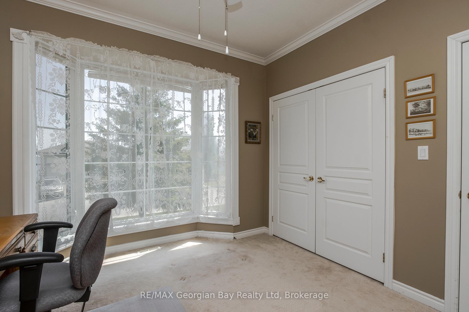 Photo 24 of 494 Aberdeen Boulevard, Midland — HOMEH