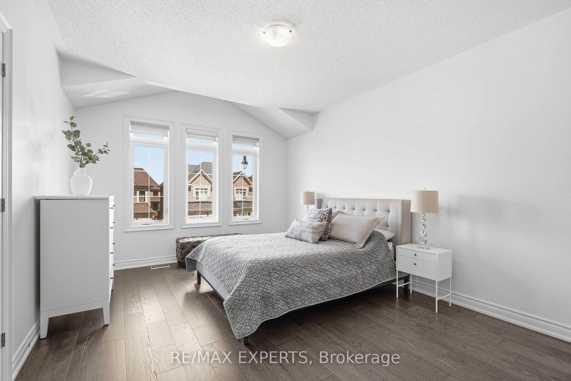 Photo 33 of 3 Rockton Court, Brampton, Toronto Gore Rural Estate — HOMEH