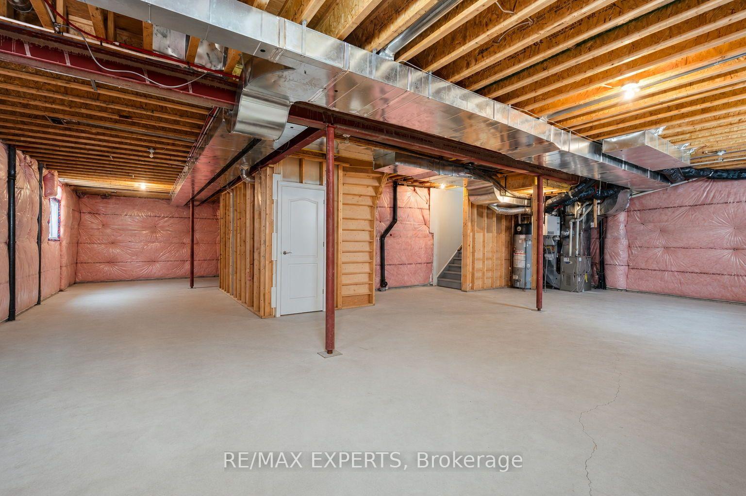 Photo 37 of 3 Rockton Court, Brampton, Toronto Gore Rural Estate — HOMEH