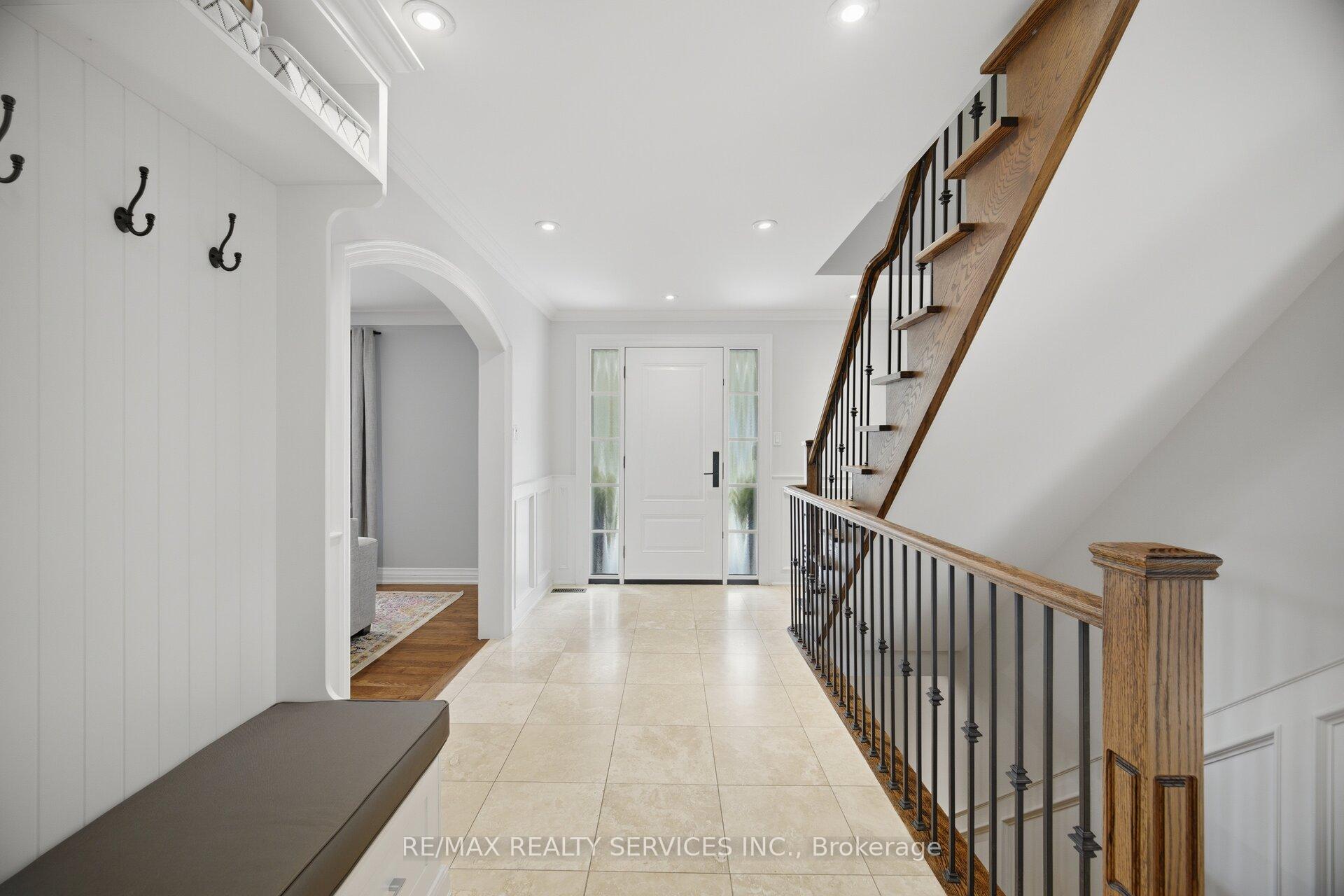 Photo 6 of 8 Ridgehill Drive, Brampton, Brampton South — HOMEH