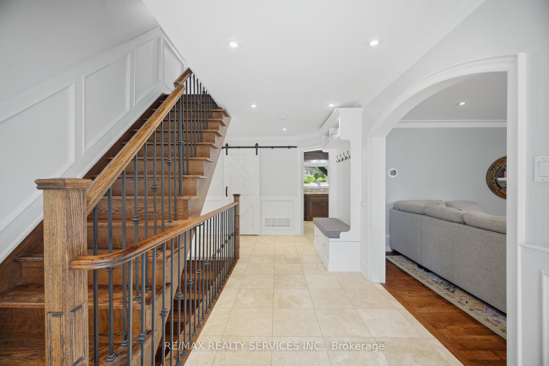 Photo 7 of 8 Ridgehill Drive, Brampton, Brampton South — HOMEH
