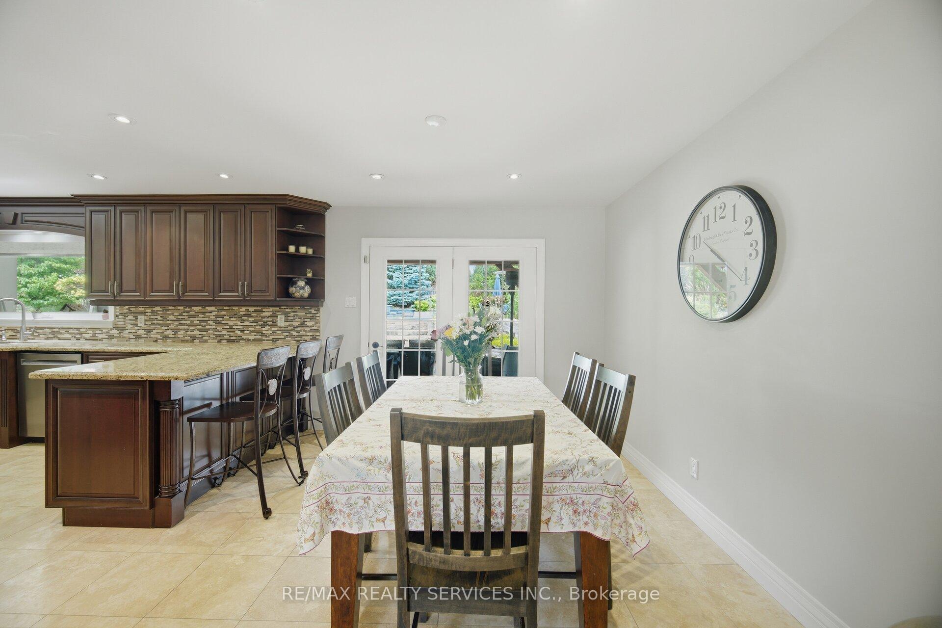 Photo 10 of 8 Ridgehill Drive, Brampton, Brampton South — HOMEH