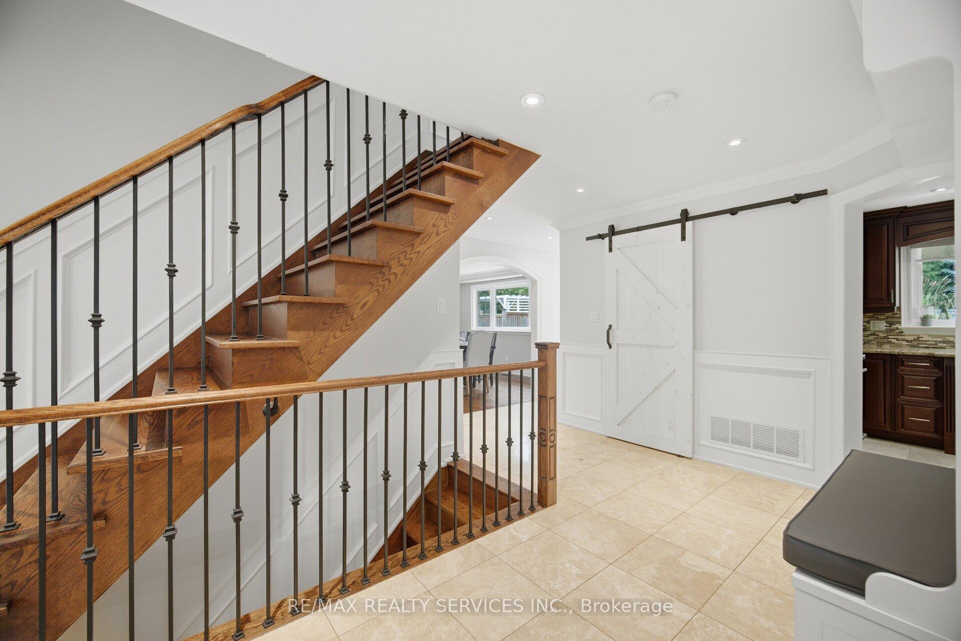 Photo 14 of 8 Ridgehill Drive, Brampton, Brampton South — HOMEH