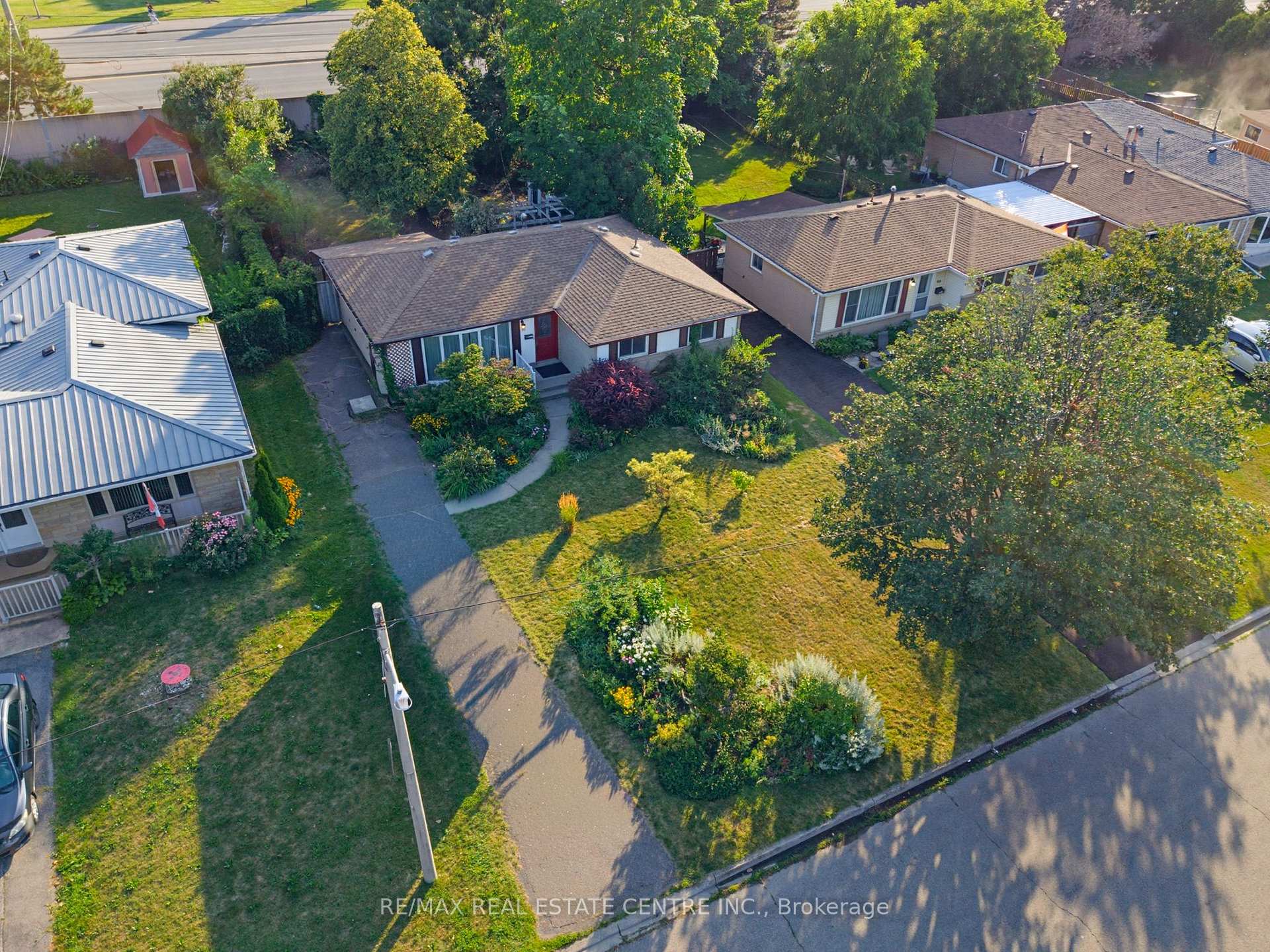 Photo 1 of 63 Brentwood Drive, Brampton, Avondale — HOMEH