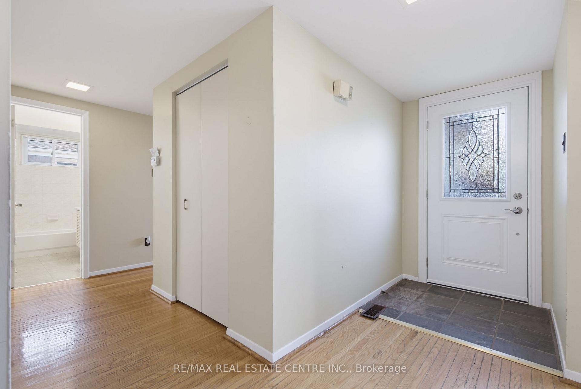 Photo 3 of 63 Brentwood Drive, Brampton, Avondale — HOMEH