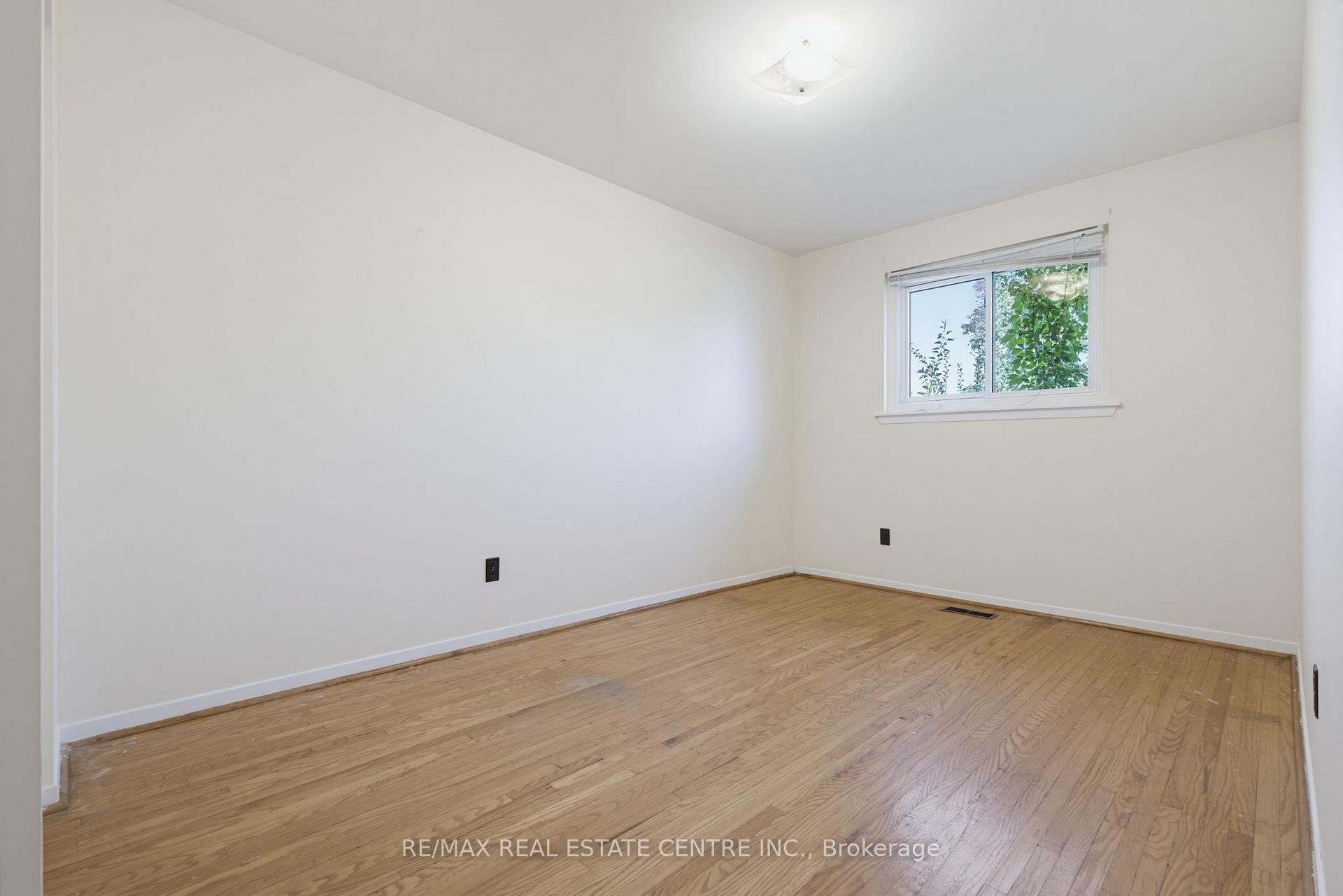 Photo 12 of 63 Brentwood Drive, Brampton, Avondale — HOMEH