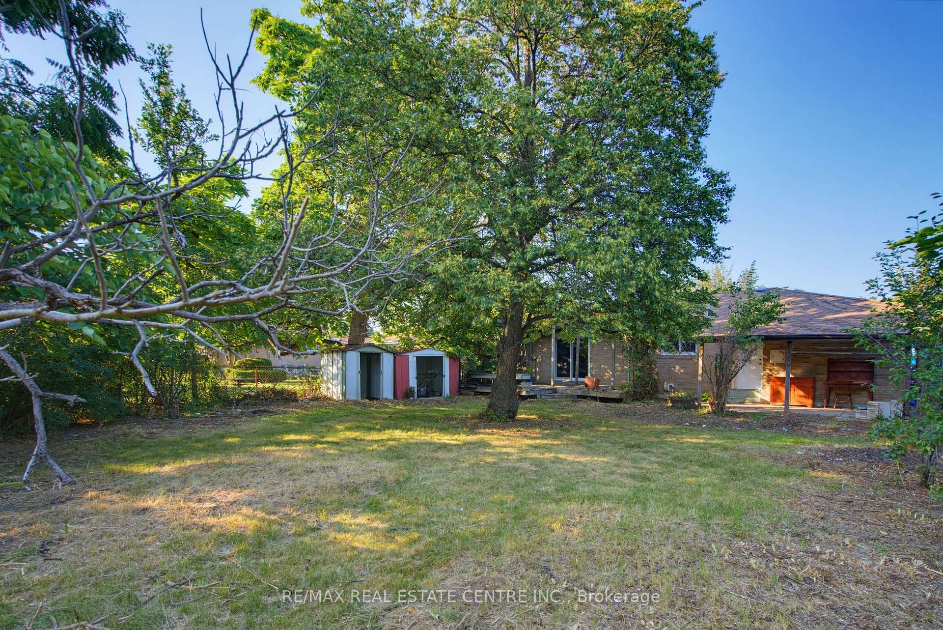 Photo 19 of 63 Brentwood Drive, Brampton, Avondale — HOMEH