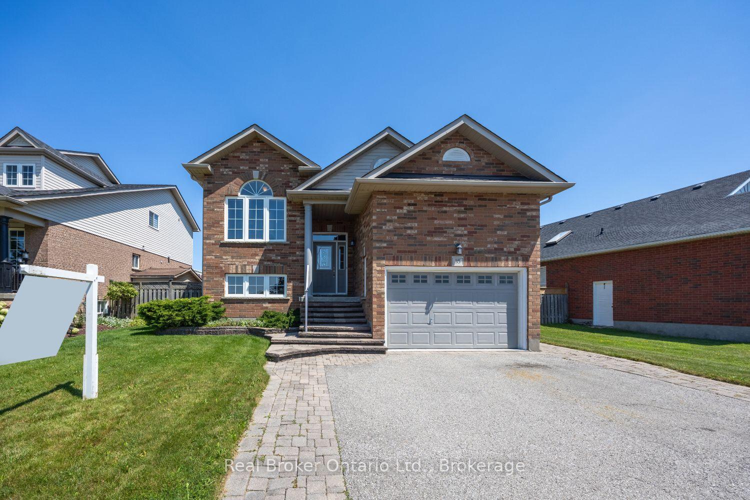 Photo 1 of 35 Argent Street, Clarington, Bowmanville — HOMEH