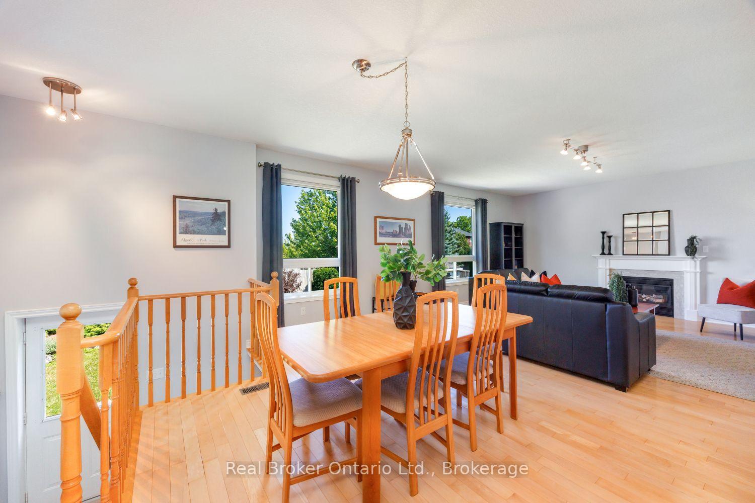 Photo 9 of 35 Argent Street, Clarington, Bowmanville — HOMEH