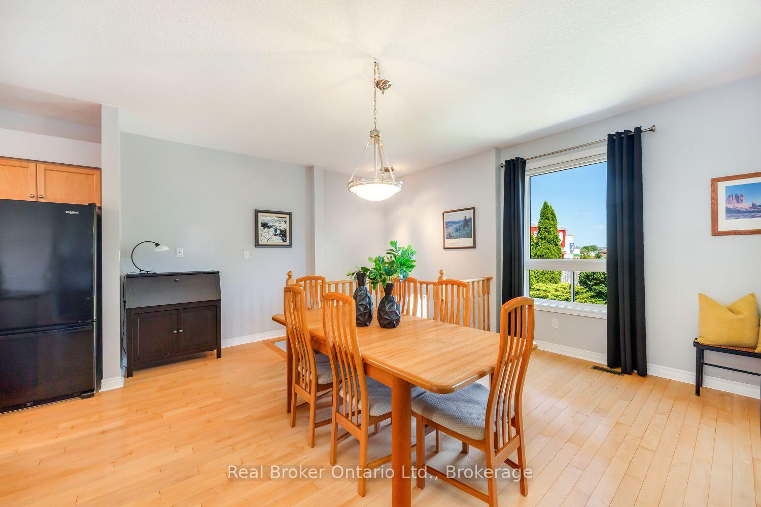 Photo 10 of 35 Argent Street, Clarington, Bowmanville — HOMEH