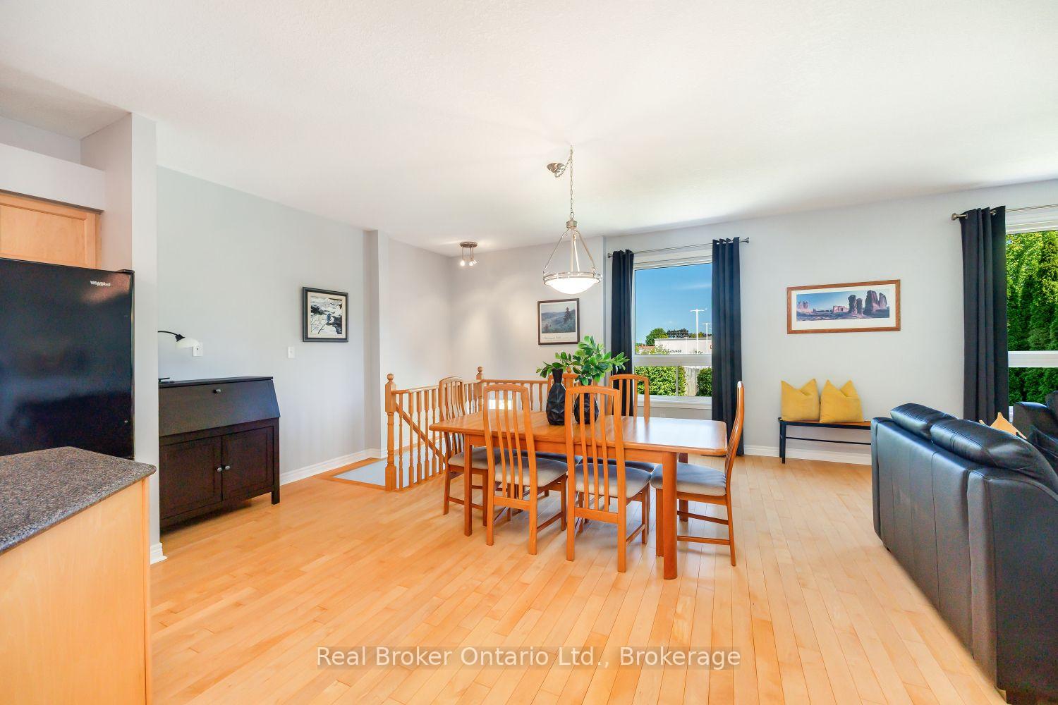 Photo 11 of 35 Argent Street, Clarington, Bowmanville — HOMEH