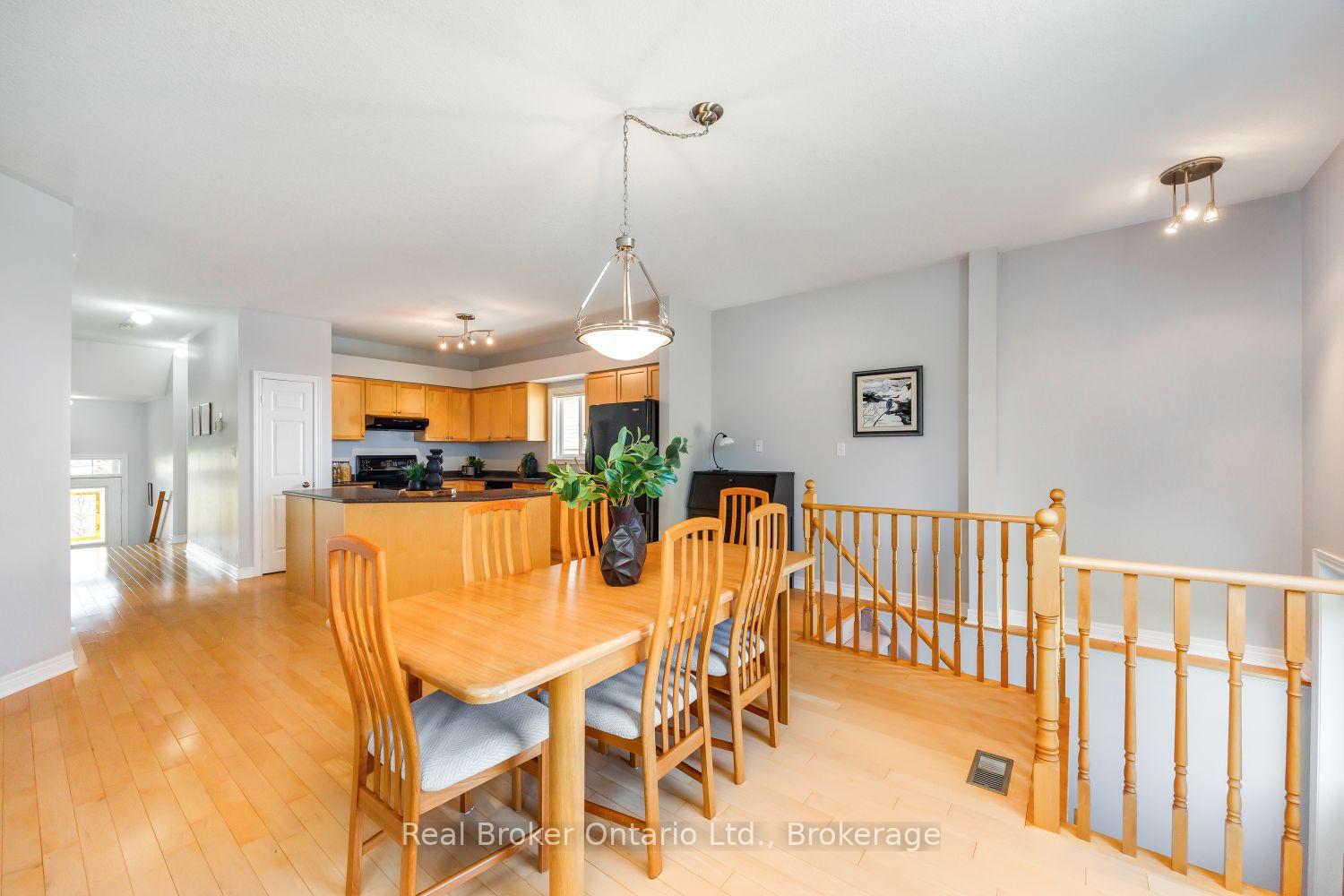 Photo 12 of 35 Argent Street, Clarington, Bowmanville — HOMEH