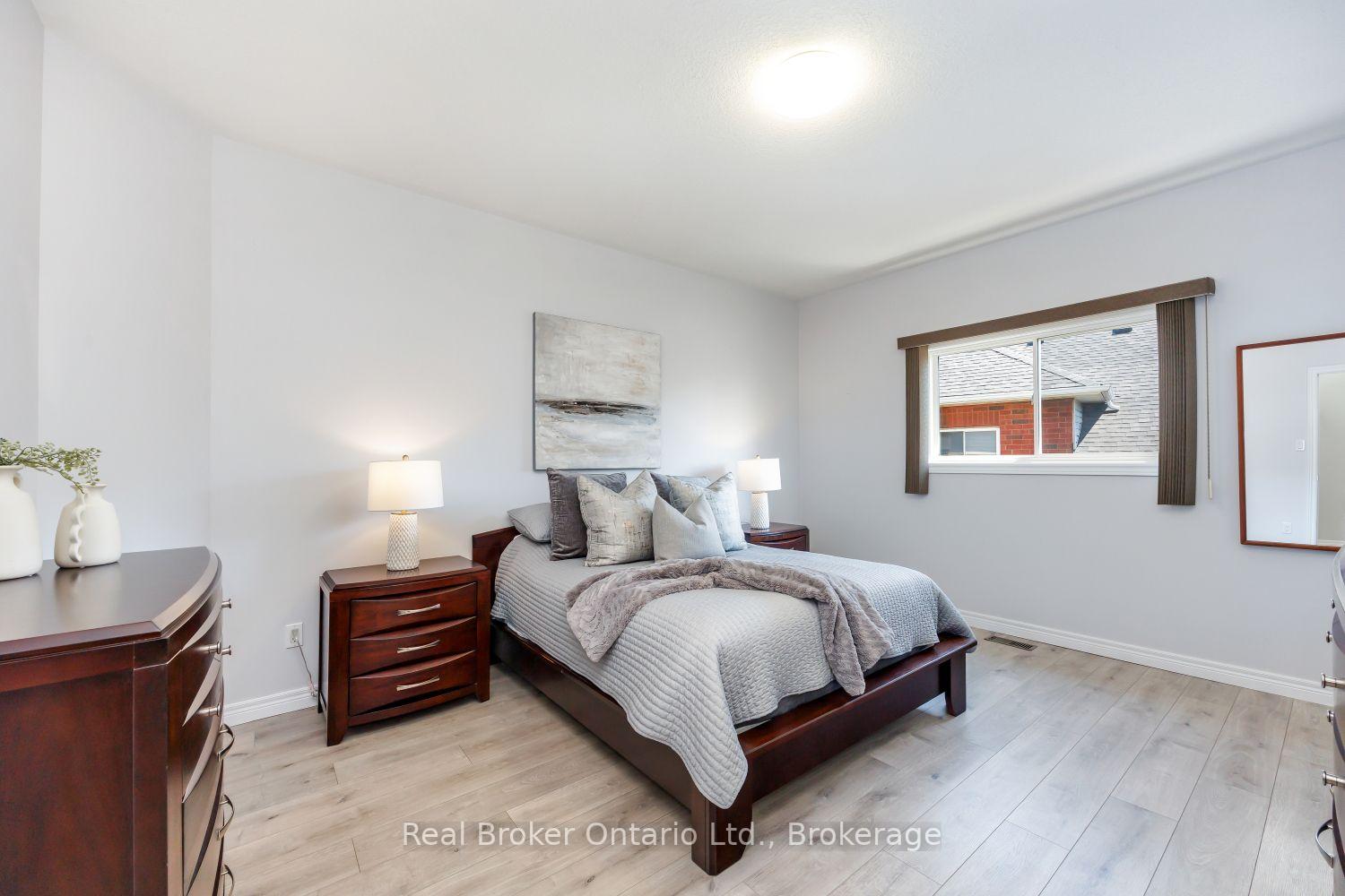 Photo 16 of 35 Argent Street, Clarington, Bowmanville — HOMEH