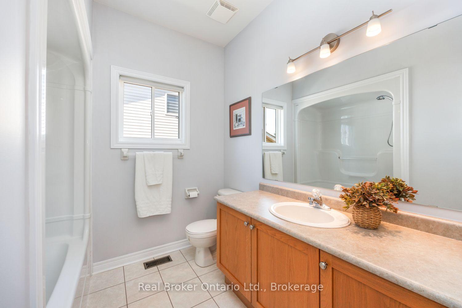 Photo 18 of 35 Argent Street, Clarington, Bowmanville — HOMEH