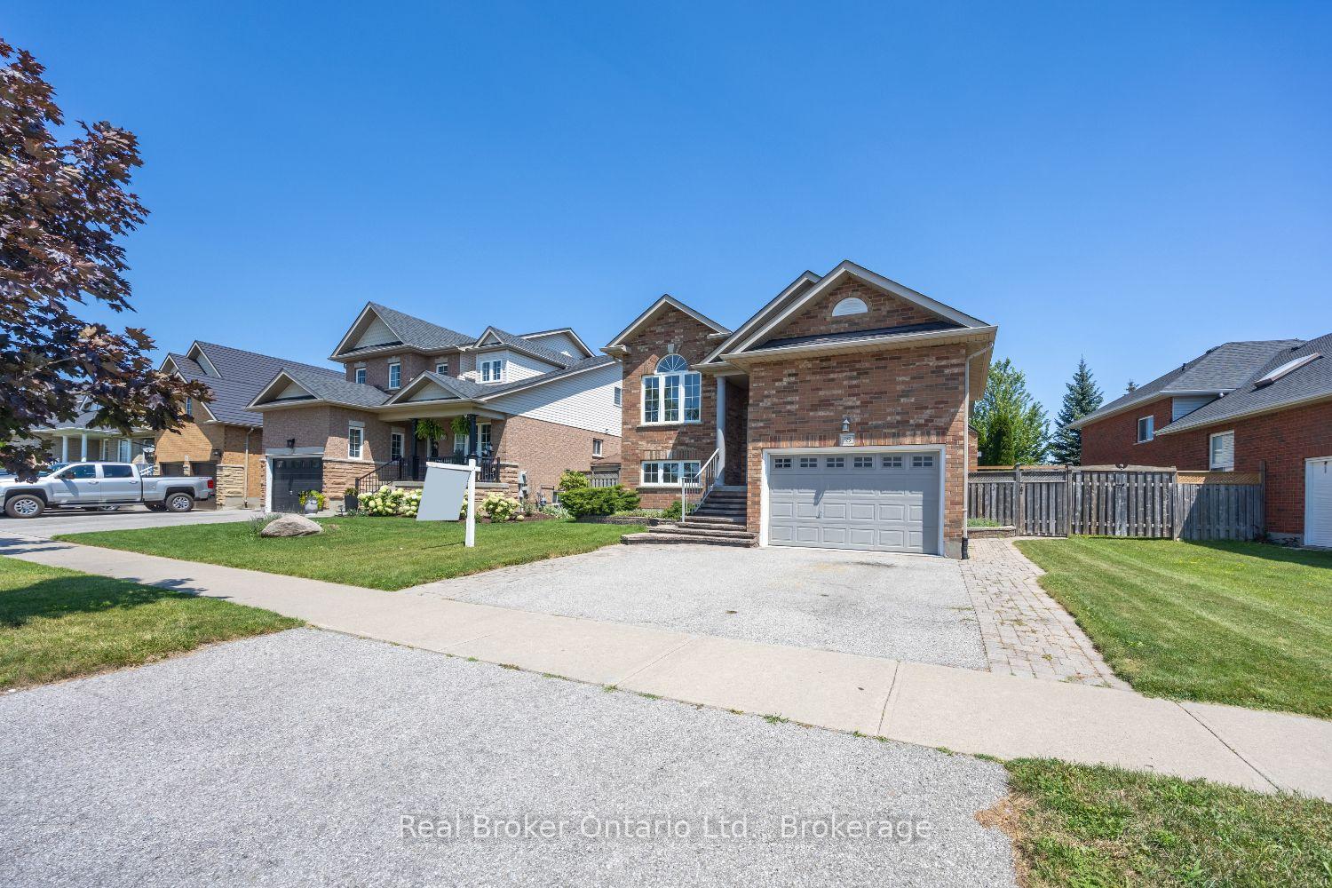 Photo 33 of 35 Argent Street, Clarington, Bowmanville — HOMEH